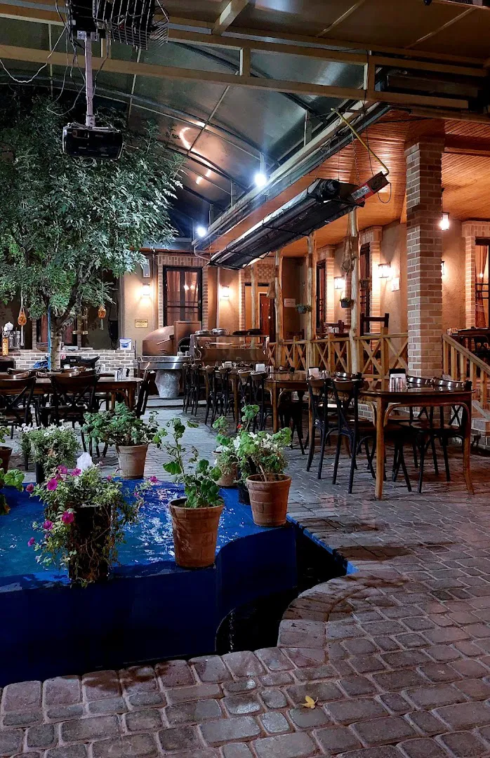 رستوران ایران کوچک (شعبه اصلی)