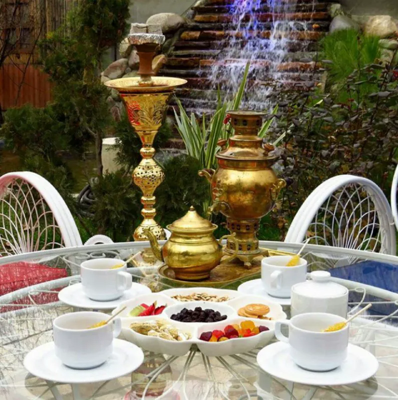 کافه رستوران چمن (شعبه اصلی)