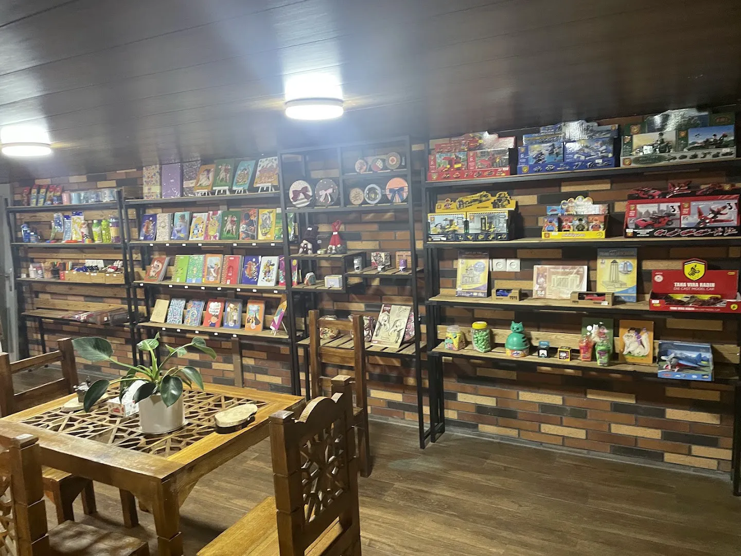 کافه کتاب (شعبه اصلی) - تصویر 4