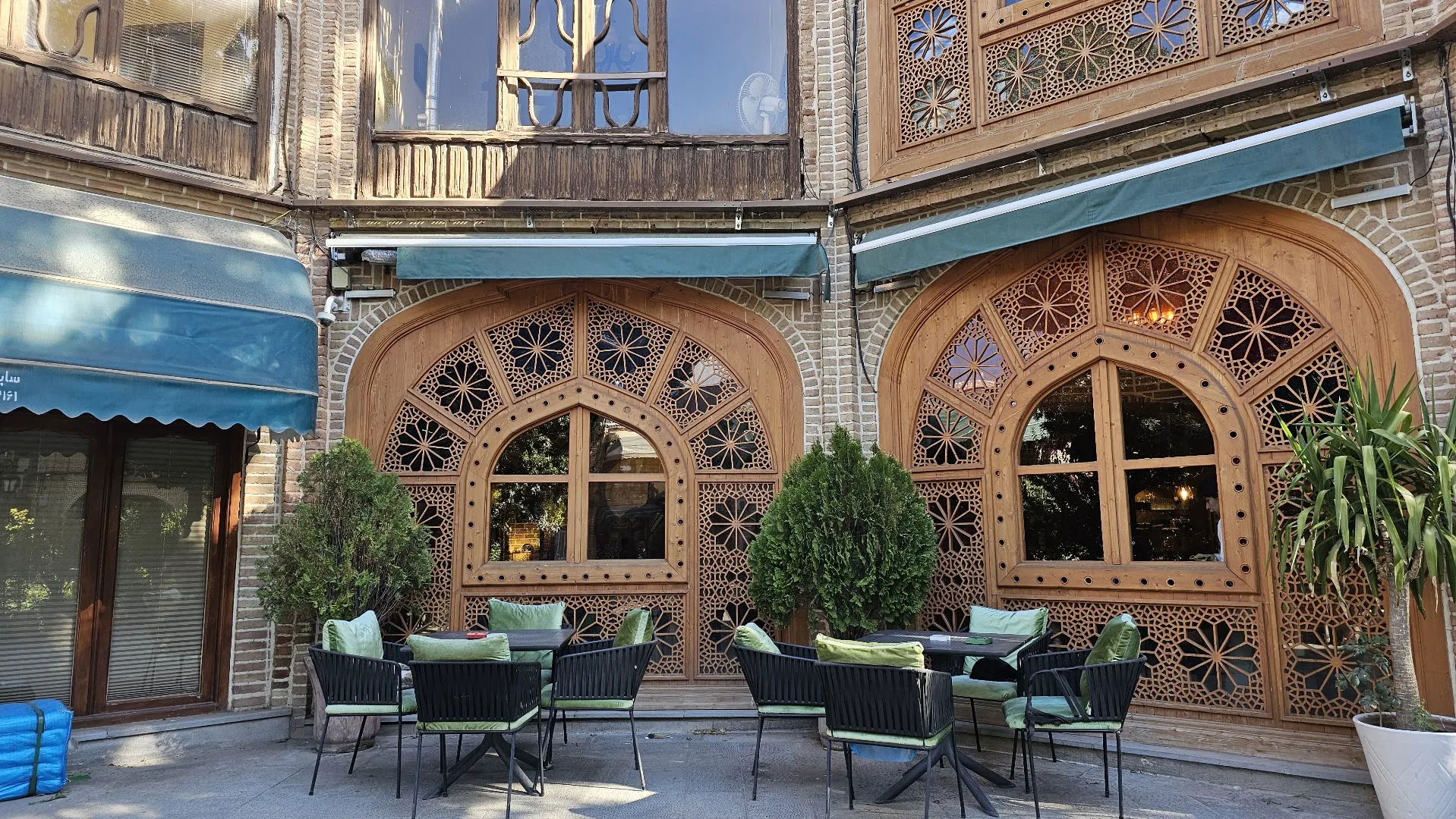 رستوران سنتی چاپاری (شعبه اصلی)