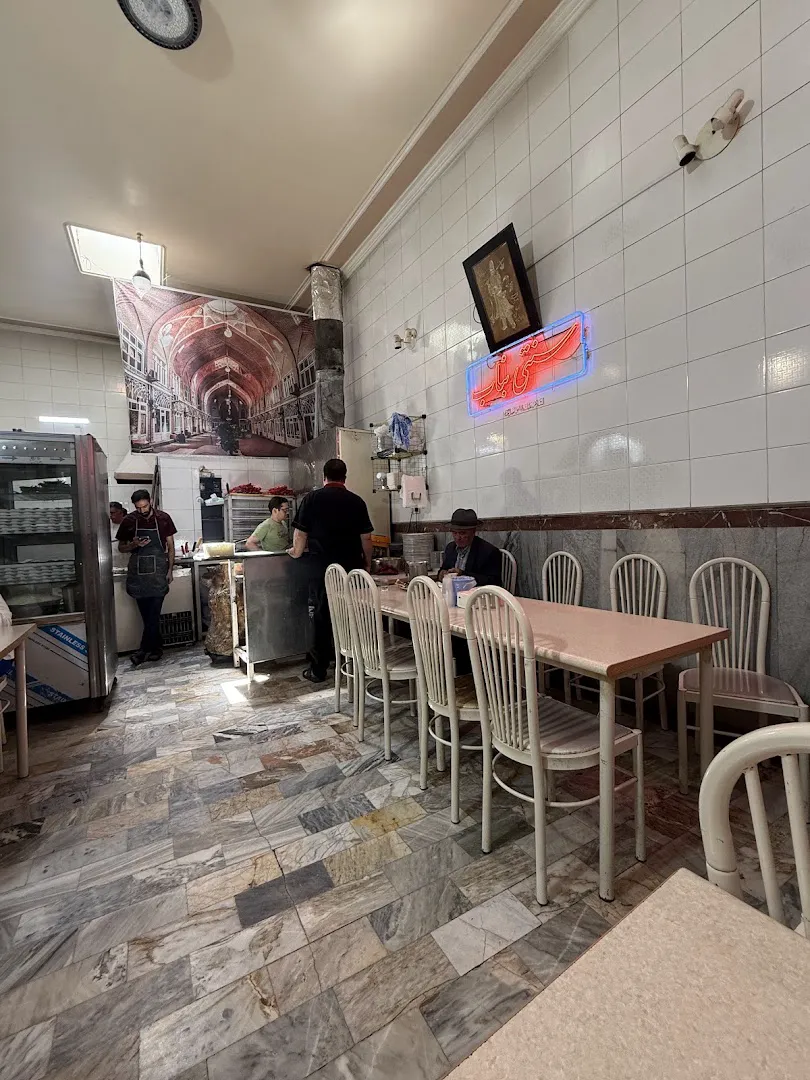 کباب سرای سنتی قائم بازار (شعبه اصلی)