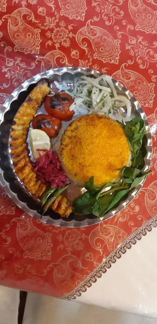 رستوران سنتی هنرمندان (شعبه اصلی) - تصویر 2