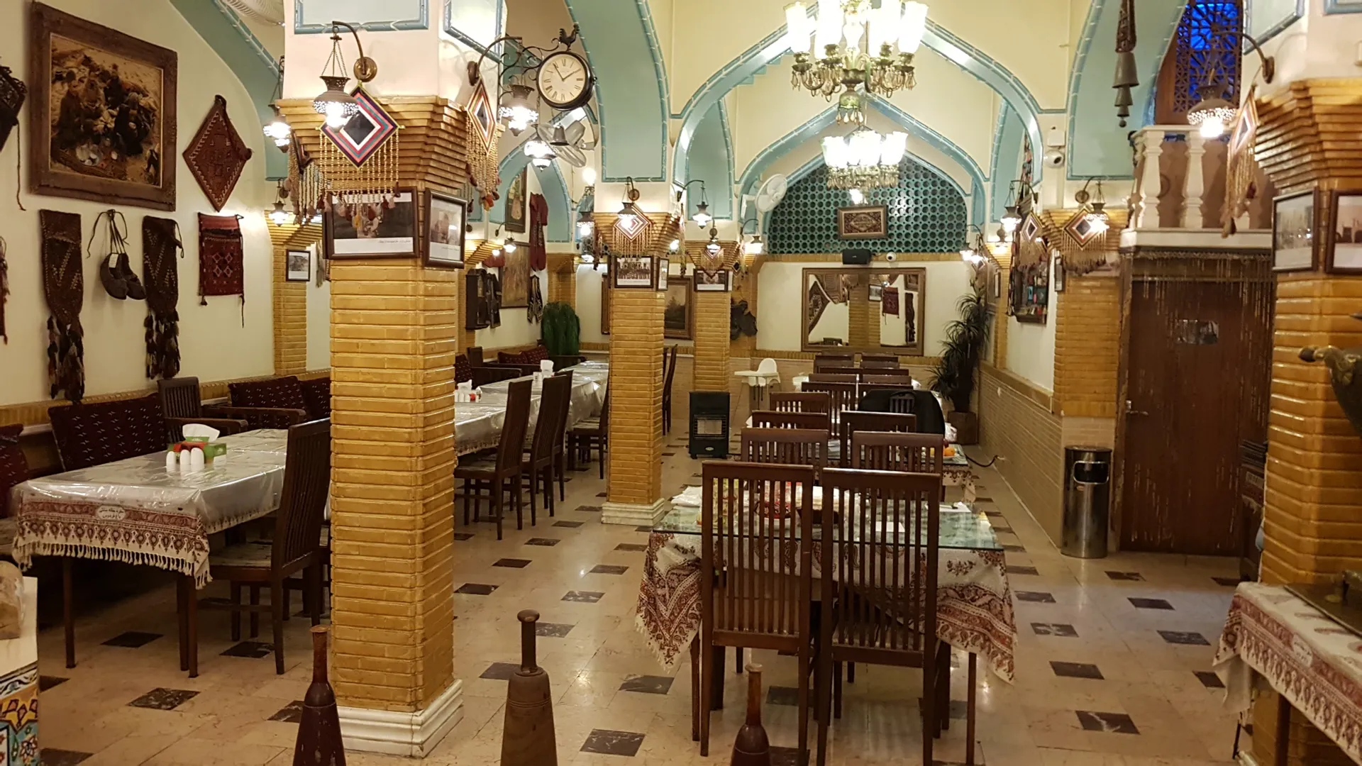 رستوران سنتی باغ فردوس (شعبه اصلی)