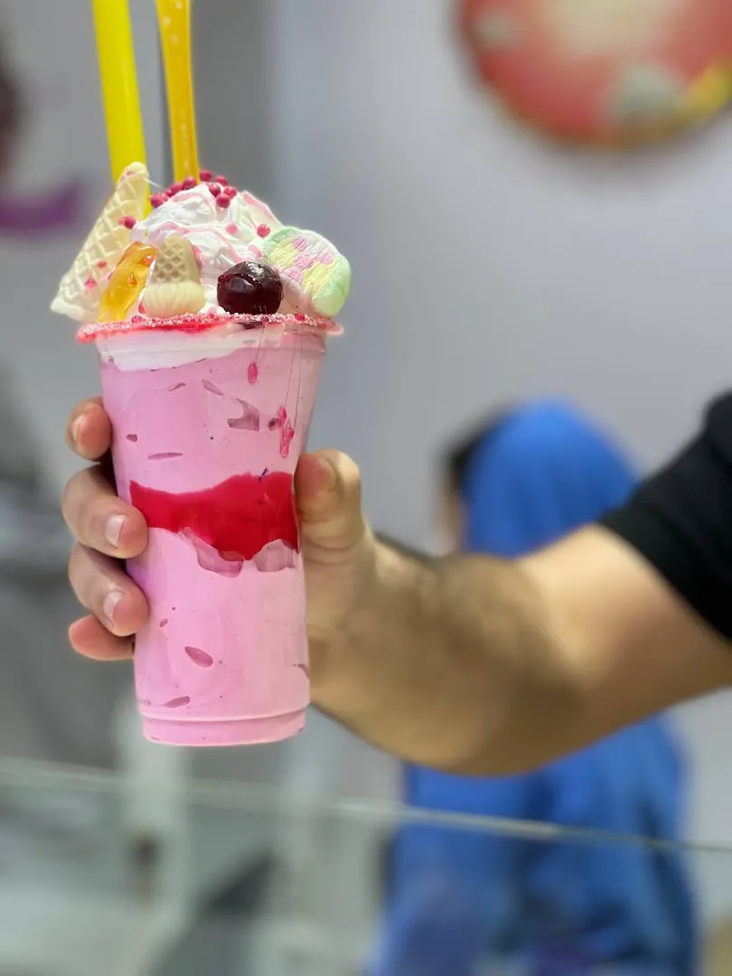 آبمیوه بستنی آبشارکرج (شعبه اصلی) - تصویر 3