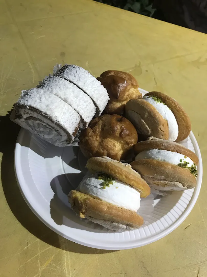 بستنی سنتی و شیرینی شمس (شعبه اصلی)