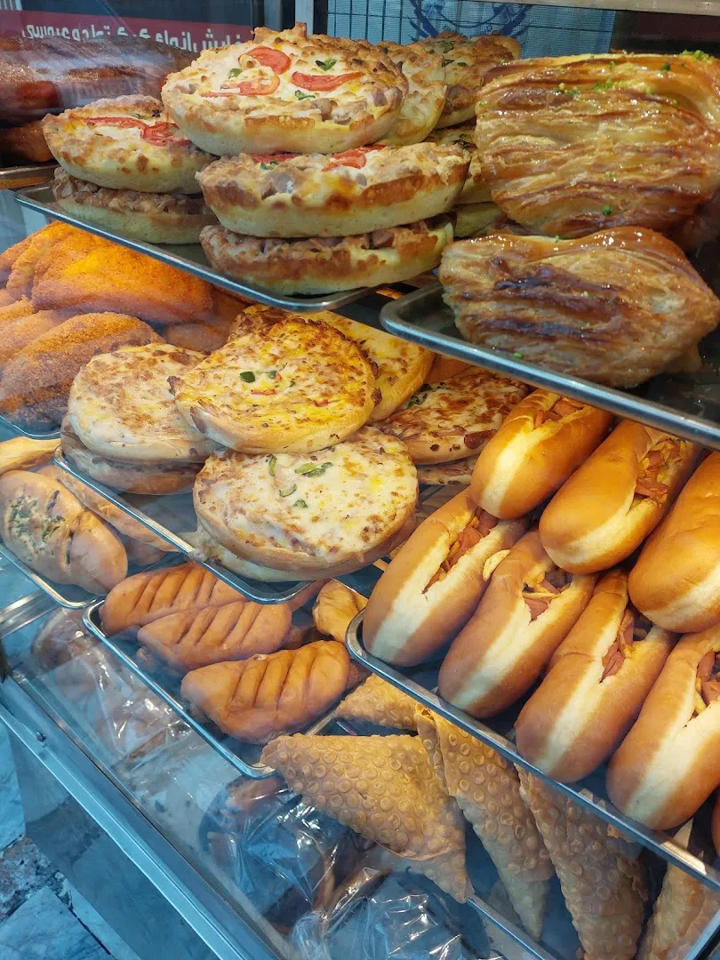 بستنی قیفی سادات حسینی (شعبه اصلی)