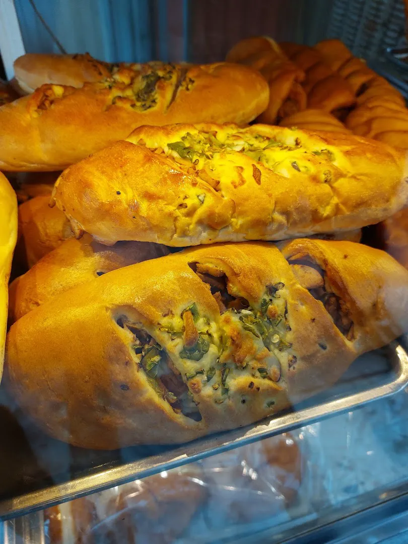 بستنی قیفی سادات حسینی (شعبه اصلی) - تصویر 4