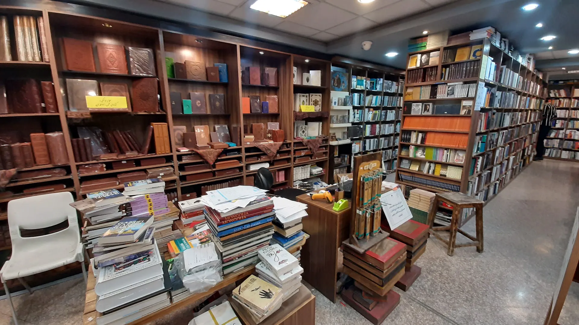 شهر كتاب البرز (شعبه اصلی) - تصویر 2