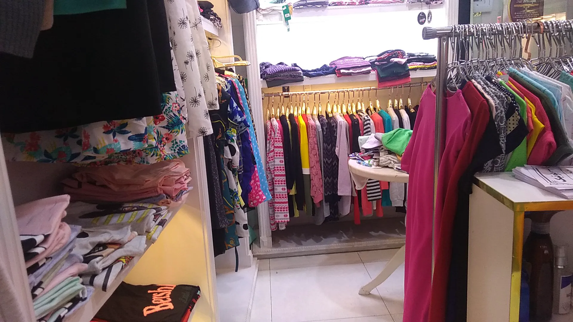 فروشگاه زنانه ی مستربوتیک کرج (شعبه اصلی) - تصویر 3