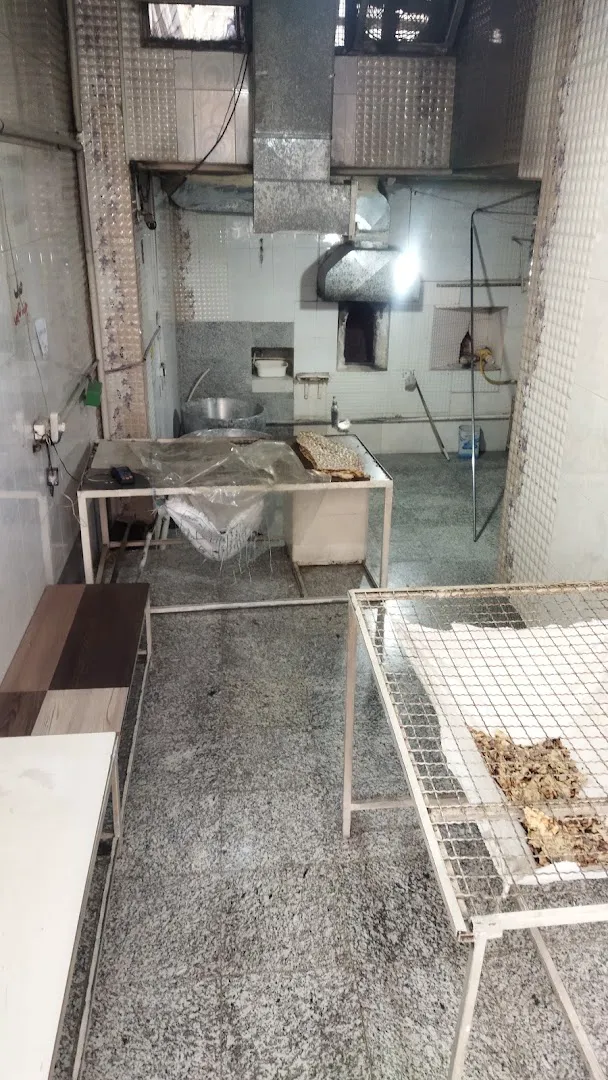 نانوایی سنگکی سنتی (شعبه اصلی)