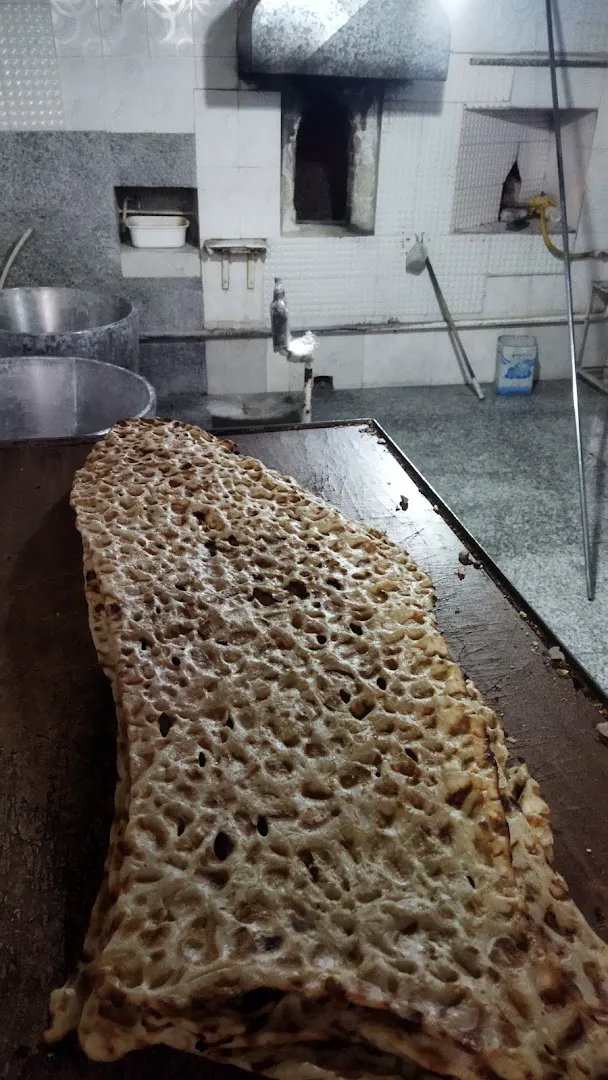 نانوایی سنگکی سنتی (شعبه اصلی) - تصویر 2