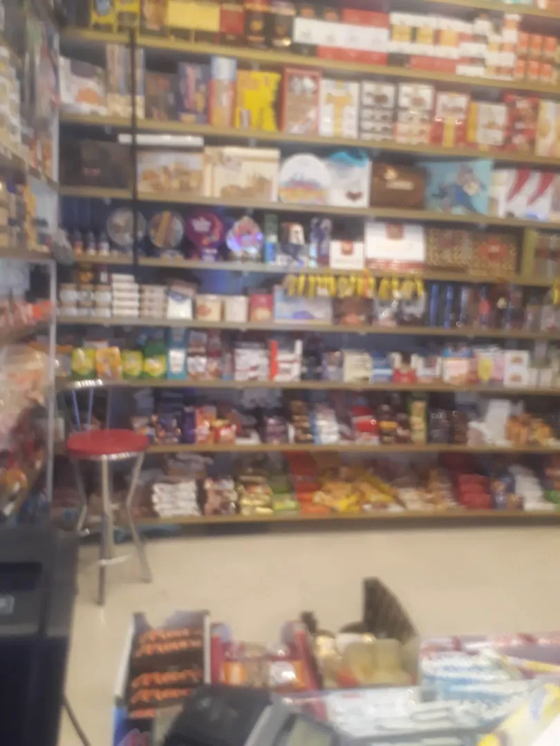فروشگاه زنجیره ای یاران دریان لوکس طلایی (شعبه اصلی) - تصویر 2