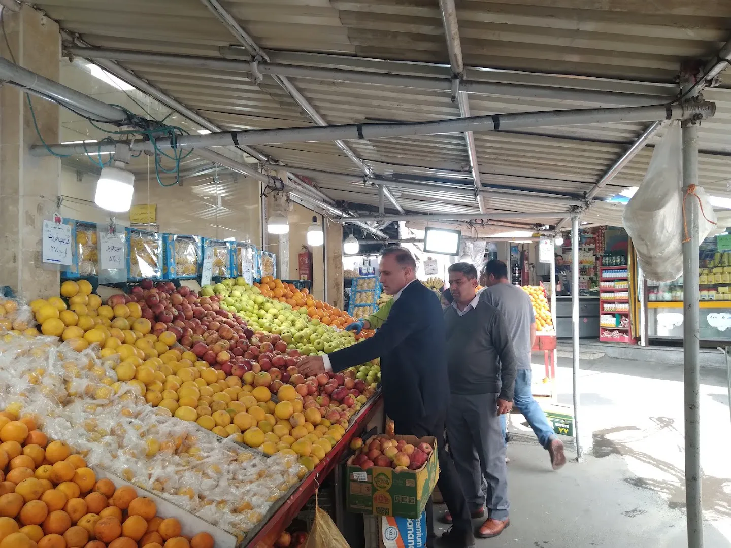 بازار میوه و تره بار شهرآرا (شعبه اصلی) - تصویر 3
