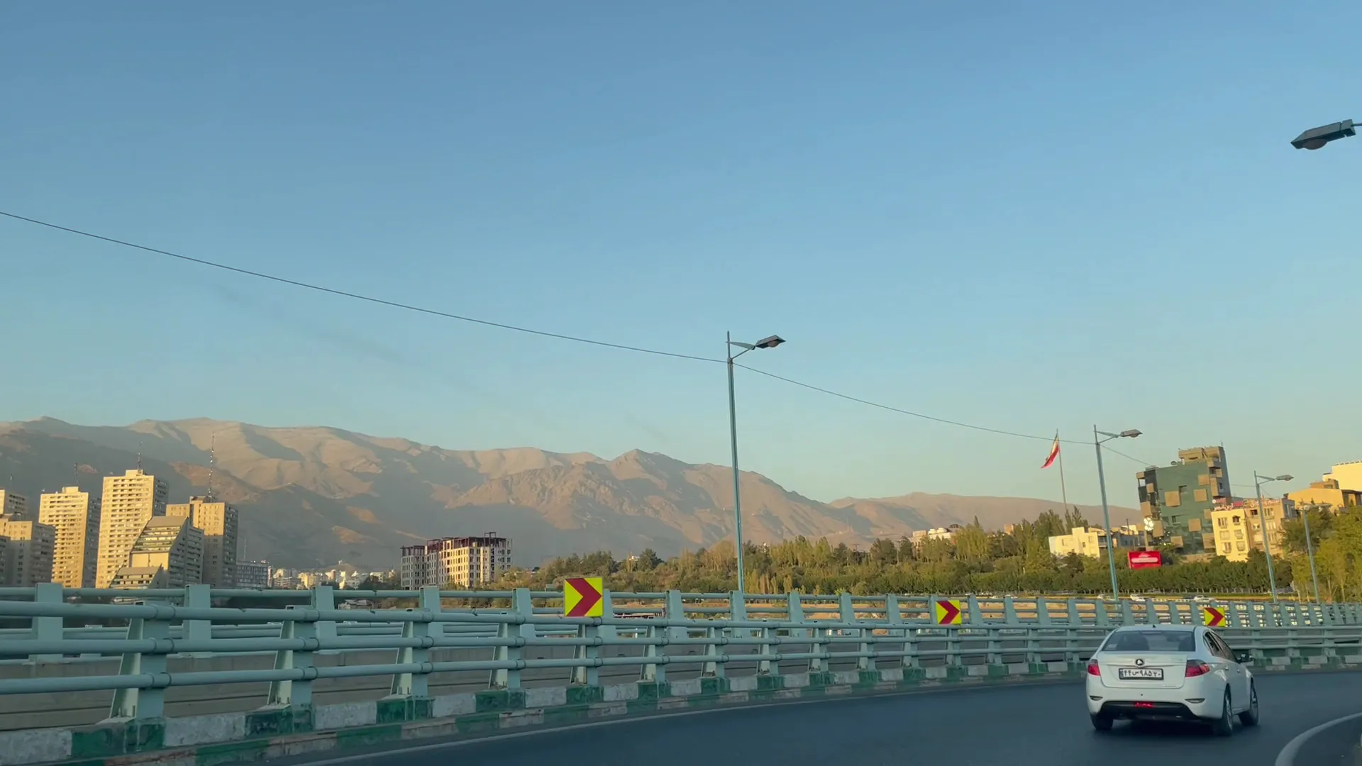پل مدیریت (شعبه اصلی) - تصویر 2