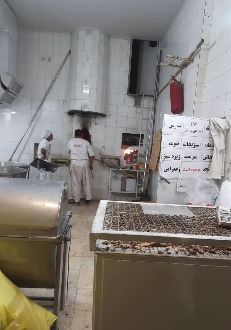 نانوایی سنگک سنتی (شعبه اصلی) - تصویر 4