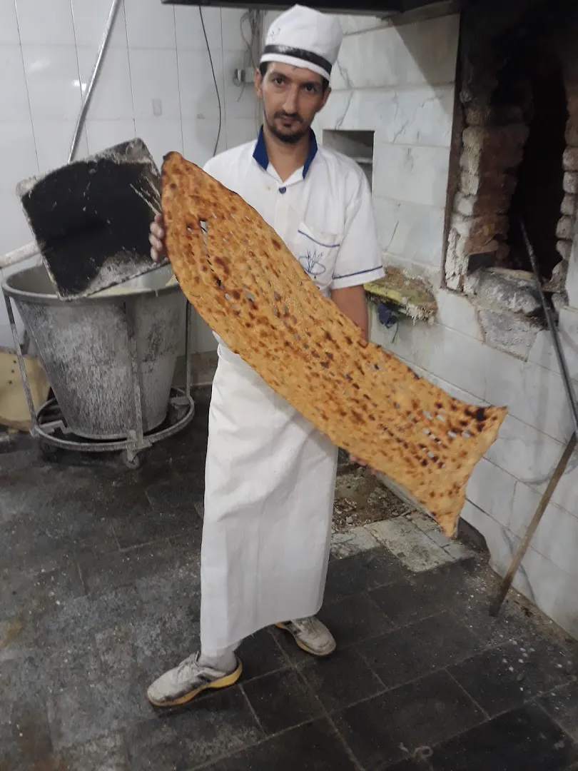 نانوایی سنگک سنتی قصرمدیریت حاج محمودنظری (شعبه اصلی) - تصویر 4