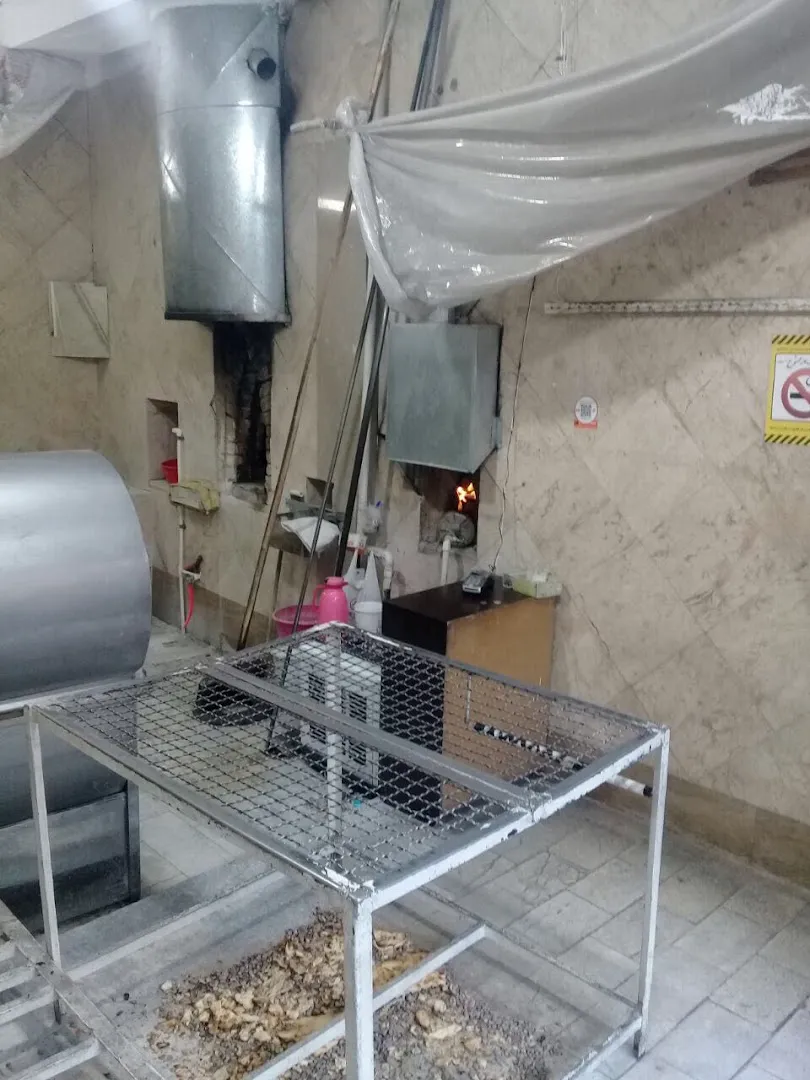 نانوایی سنگک فاطمی (شعبه اصلی) - تصویر 2