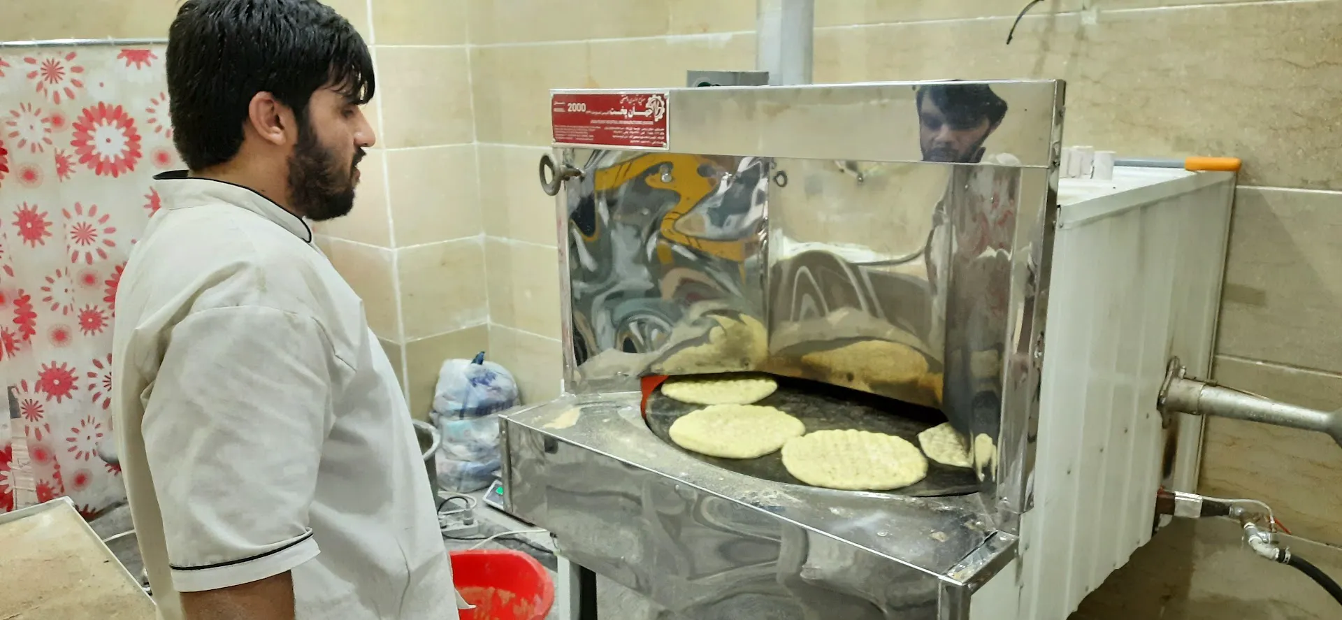 نانوایی بربری سنتی هادی (شعبه اصلی) - تصویر 4