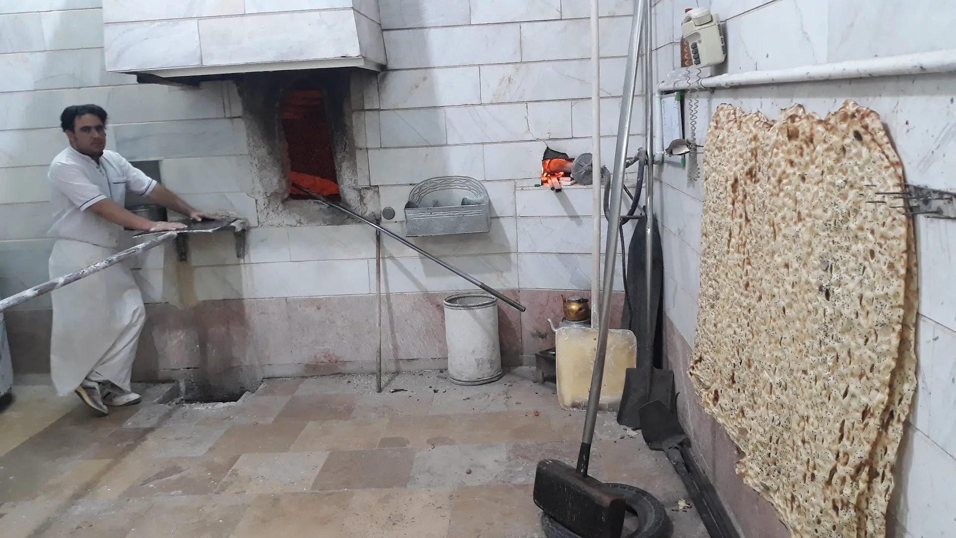 نانوایی سنگک سنتی حقیقت (شعبه اصلی) - تصویر 2