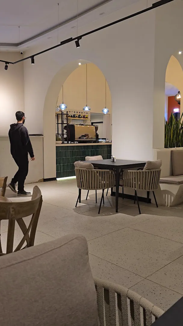 Moment cafe restaurant (شعبه اصلی) - تصویر 2