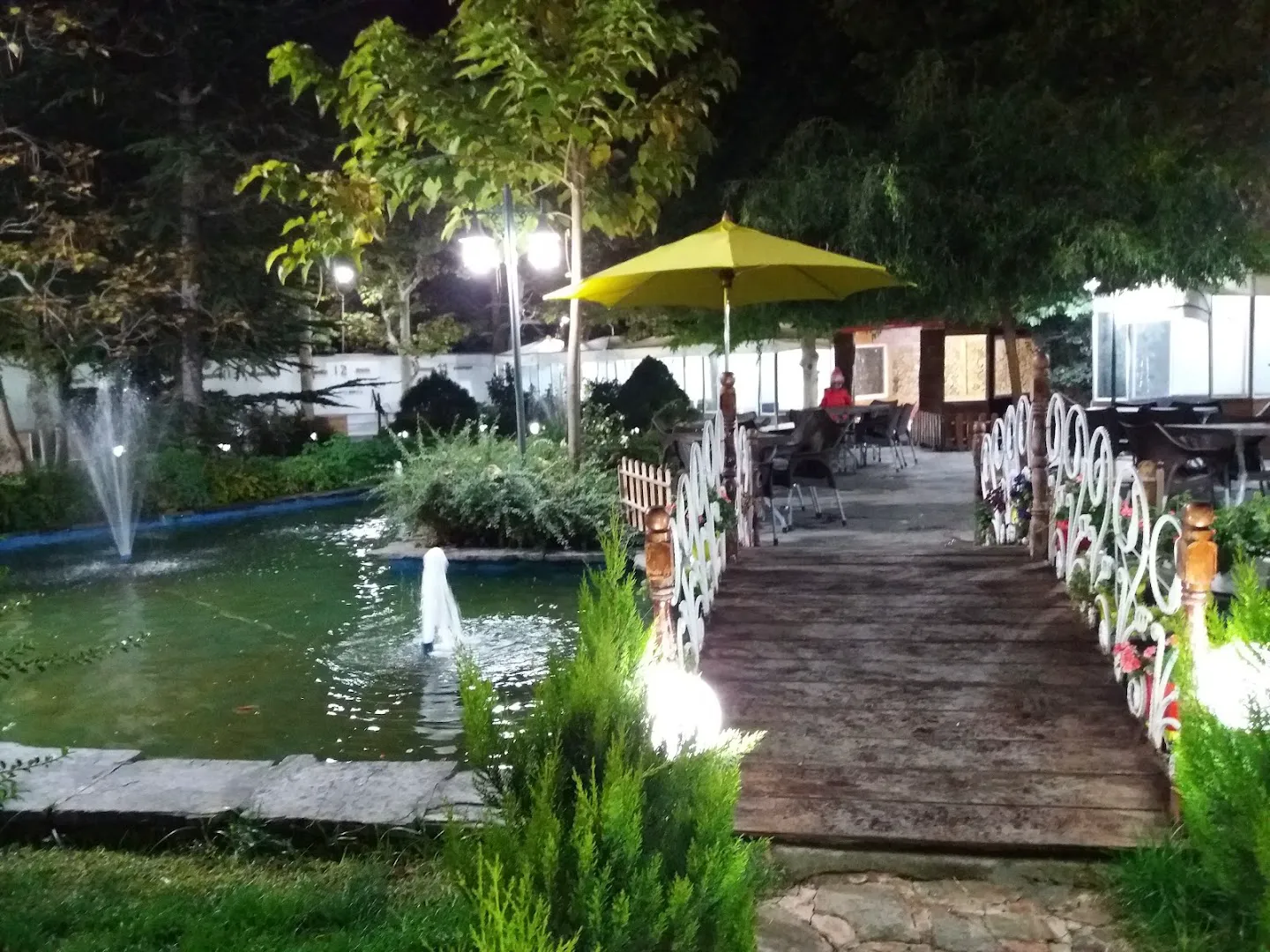 باغ رستوران باران (شعبه اصلی) - تصویر 3