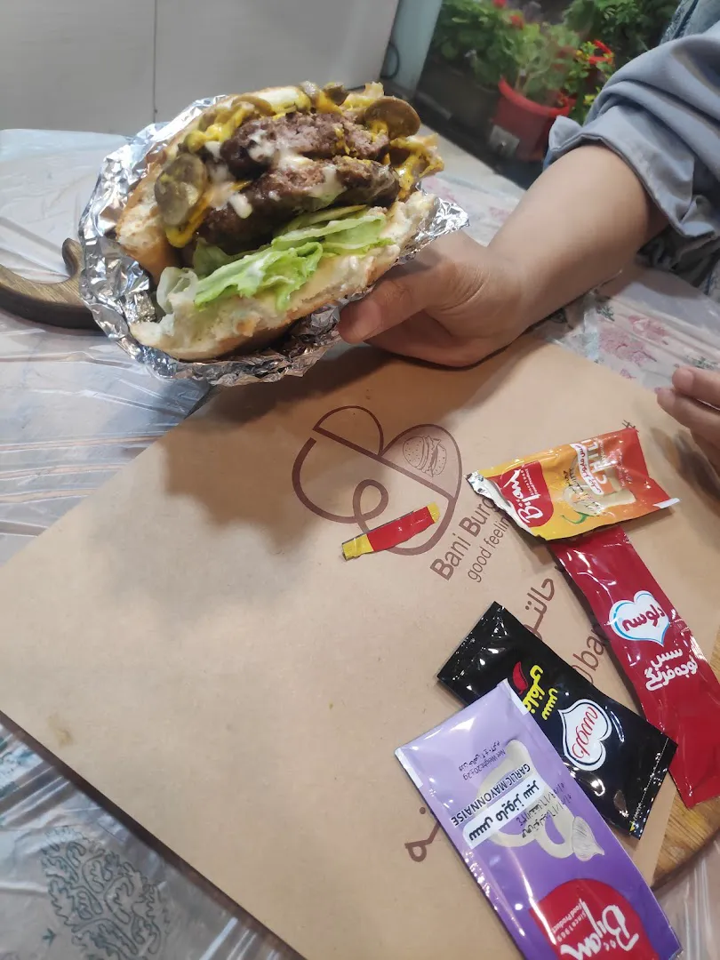 بانی برگر نبوت (شعبه اصلی) - تصویر 2