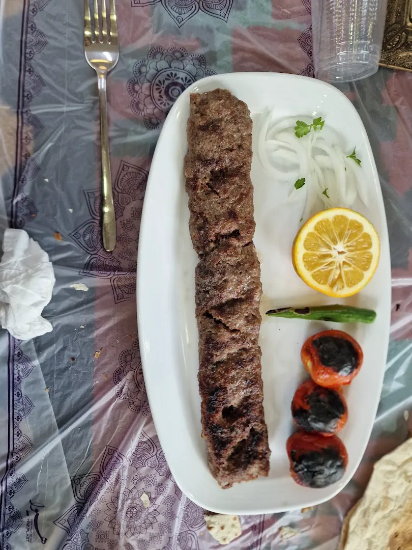 رستوران کباب ساطوری سنتی بناب هوشمند (شعبه اصلی) - تصویر 3
