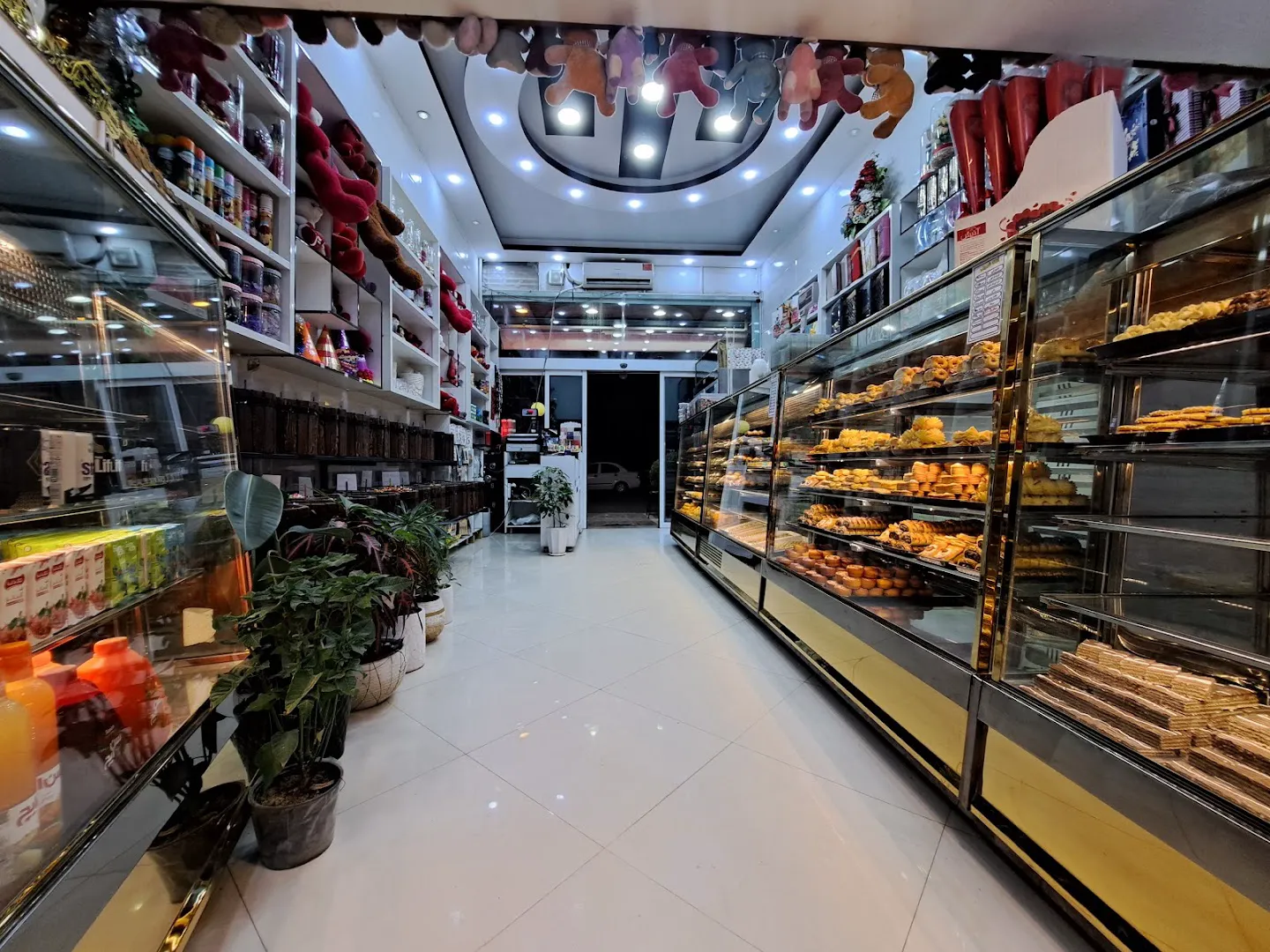 شیرینی سرای آقای شیرینی (شعبه اصلی) - تصویر 3