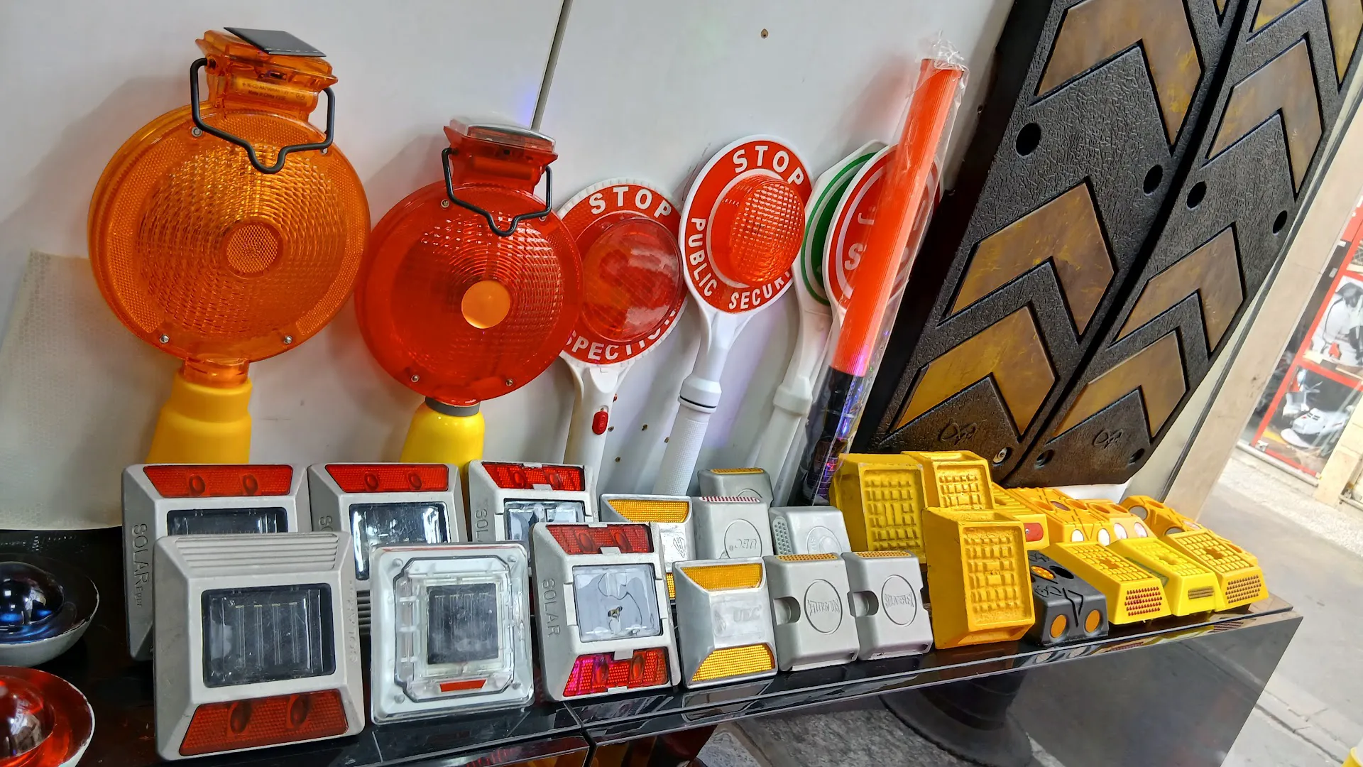 فروشگاه تجهیزات ایمنی ترافیکی و آتشنشانی (شعبه اصلی) - تصویر 4
