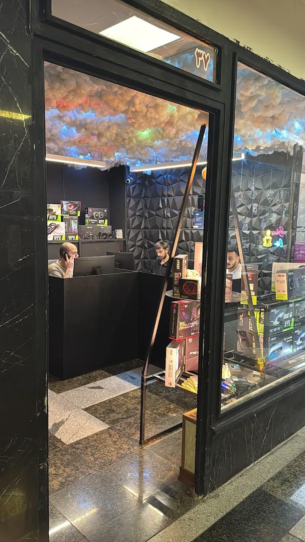 فروشگاه معدن کامپیوتر MadanComputer SHOP (شعبه اصلی) - تصویر 2
