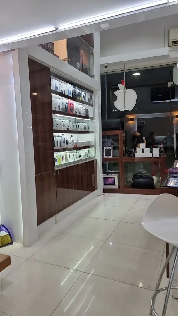 Apple store Shahram (شعبه اصلی) - تصویر 4