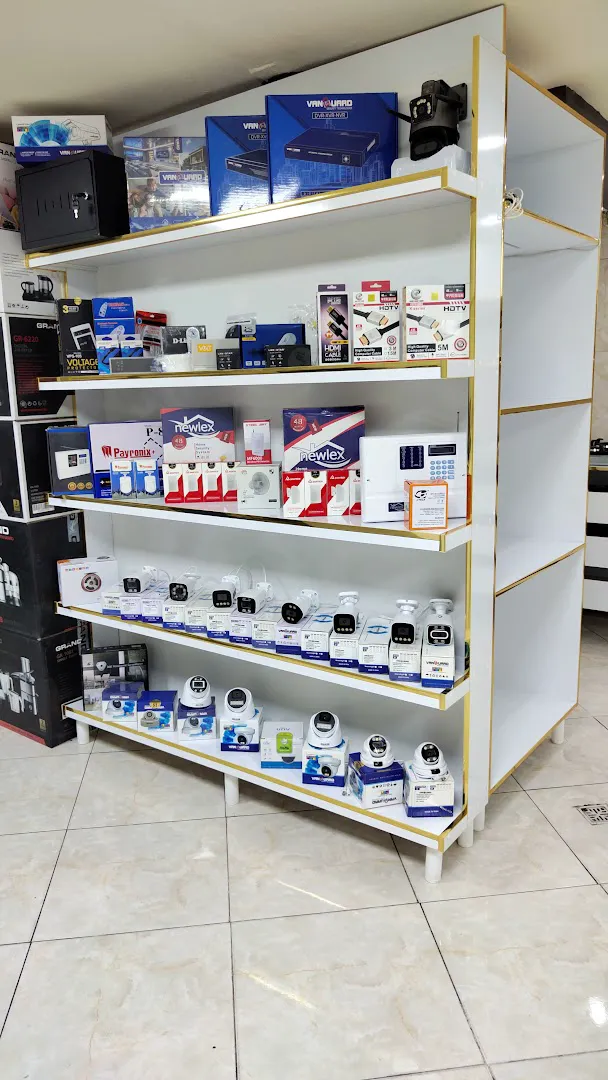 فروشگاه دوربین مدار بسته و دزدگیر خدمات سنتر (شعبه اصلی) - تصویر 1
