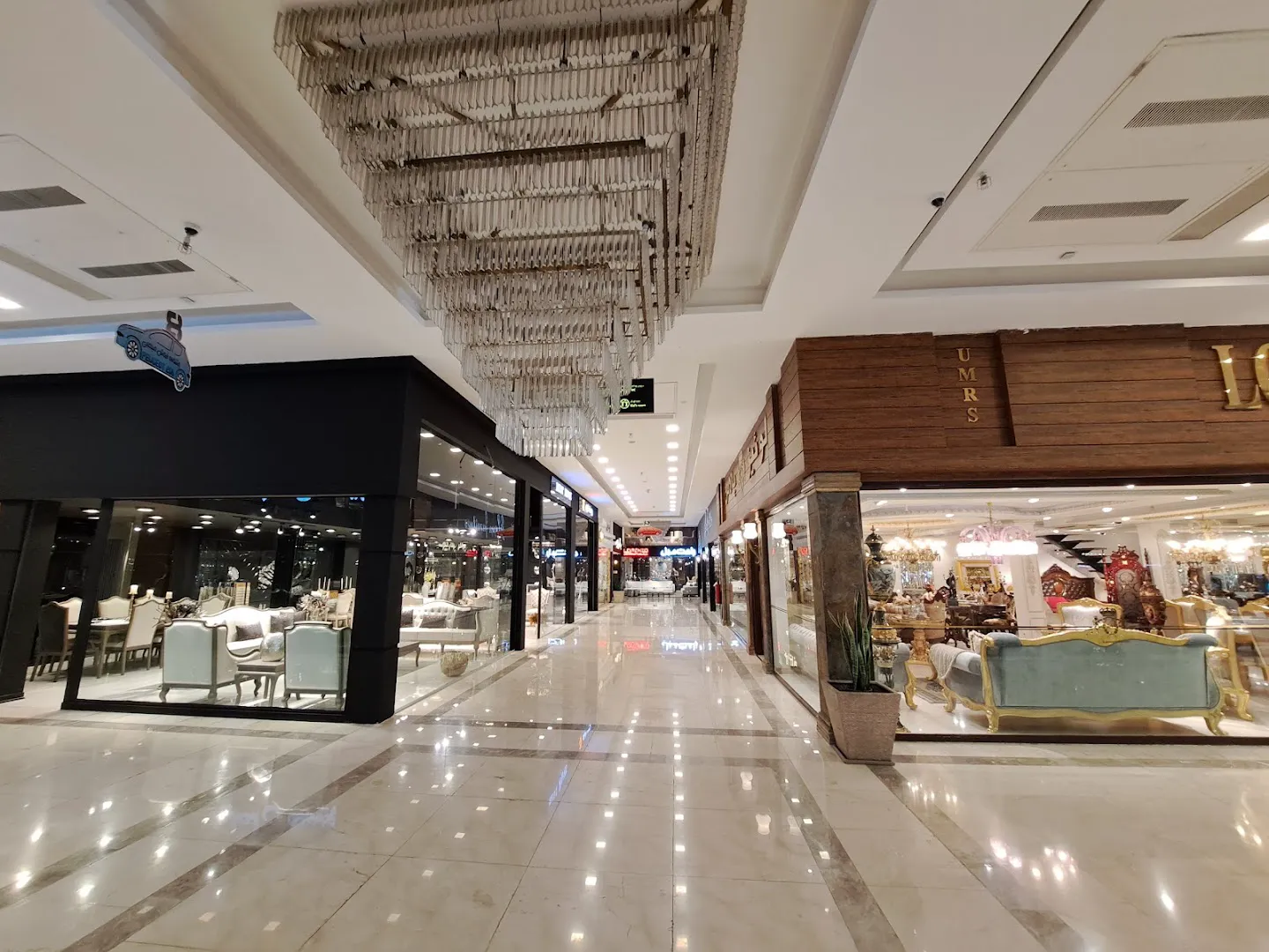 بازار مبل ایران شماره ۱ (شعبه اصلی) - تصویر 3