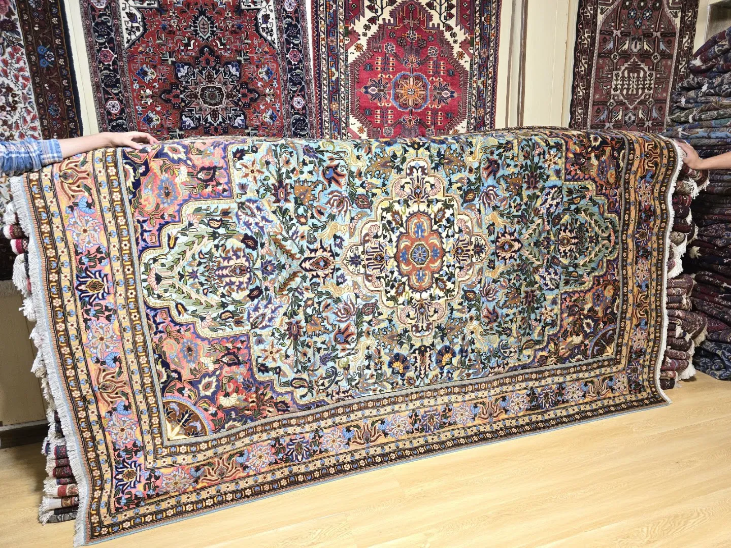 Sharif carpet gallery فرش دستبافت شریف (شعبه اصلی) - تصویر 4
