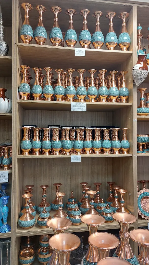 فروشگاه فرش و صنایع دستی کمیته امداد (شعبه اصلی) - تصویر 2