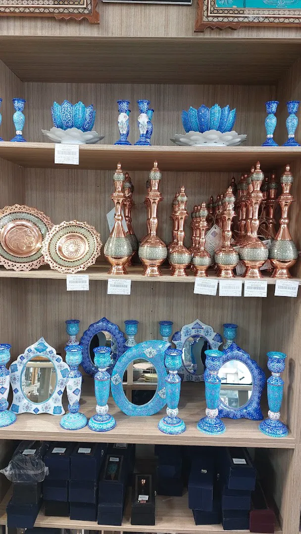 فروشگاه فرش و صنایع دستی کمیته امداد (شعبه اصلی) - تصویر 4