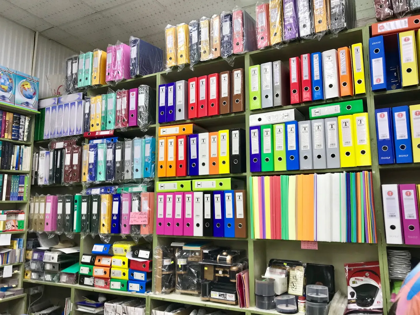 کتابفروشی نور (شعبه اصلی) - تصویر 3