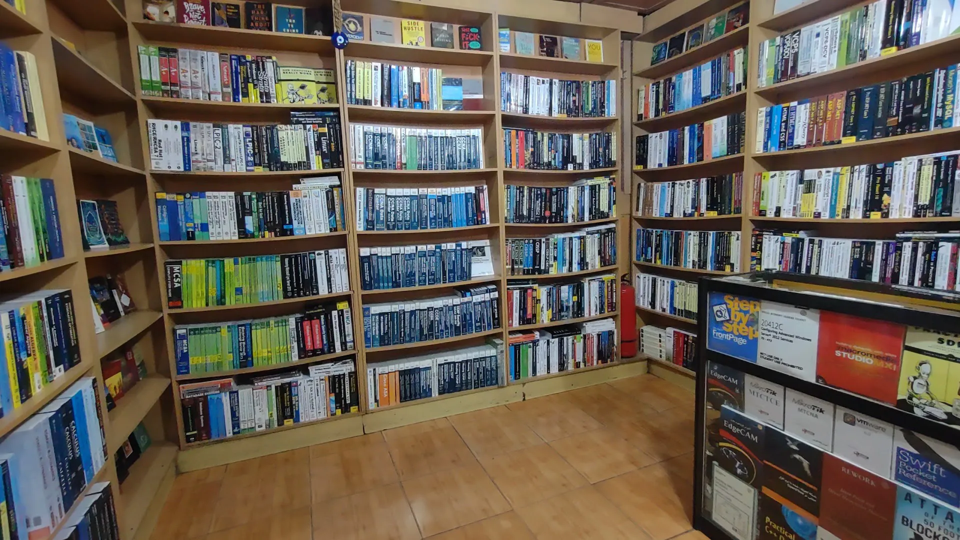 کتابفروشی مهدی (عج) (شعبه اصلی) - تصویر 2