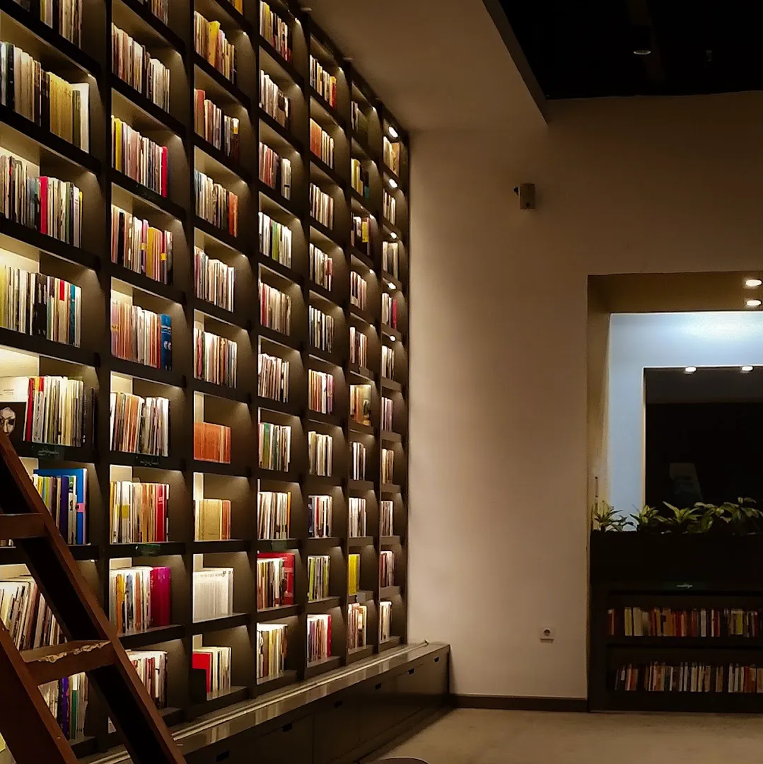 Ordibehesht book (شعبه اصلی) - تصویر 3