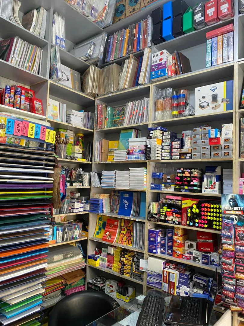 کتابفروشی و لوازم التحریر رضا (شعبه اصلی) - تصویر 2