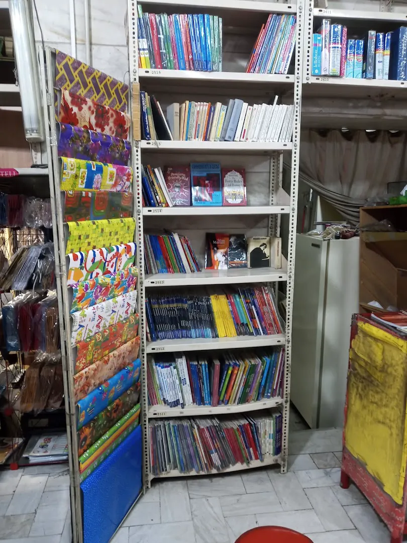 کتاب فروشی مژدک (شعبه اصلی) - تصویر 2