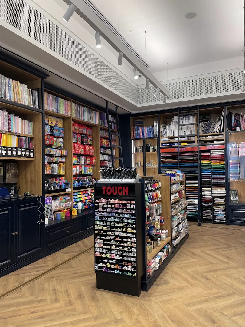 Markiz BookLand بوکلند مارکیز (شعبه اصلی) - تصویر 3