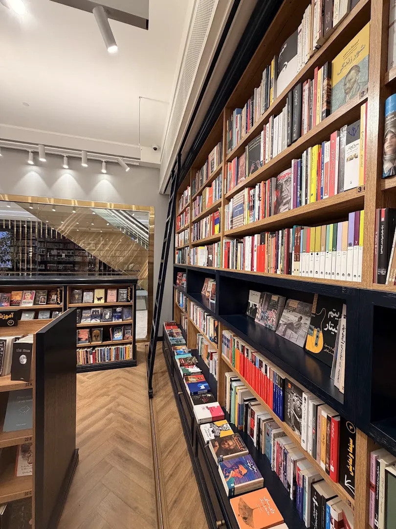 Markiz BookLand بوکلند مارکیز (شعبه اصلی) - تصویر 4