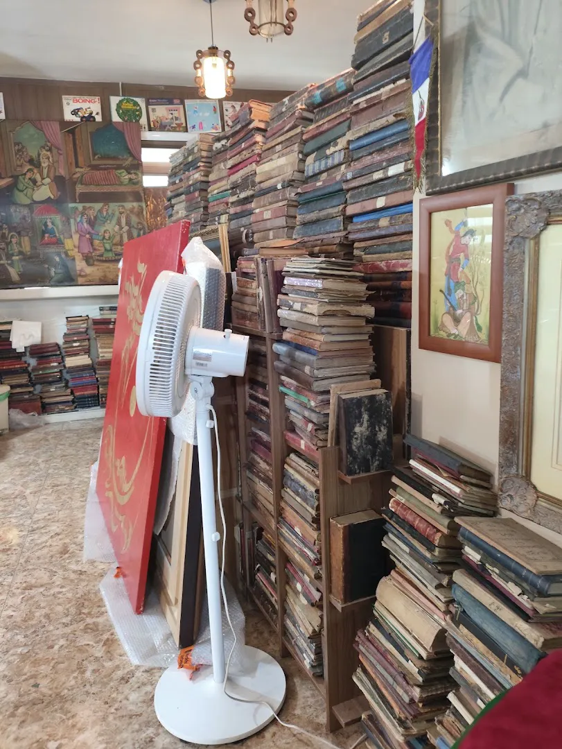 کتابفروشی ظهیر (شعبه اصلی) - تصویر 3