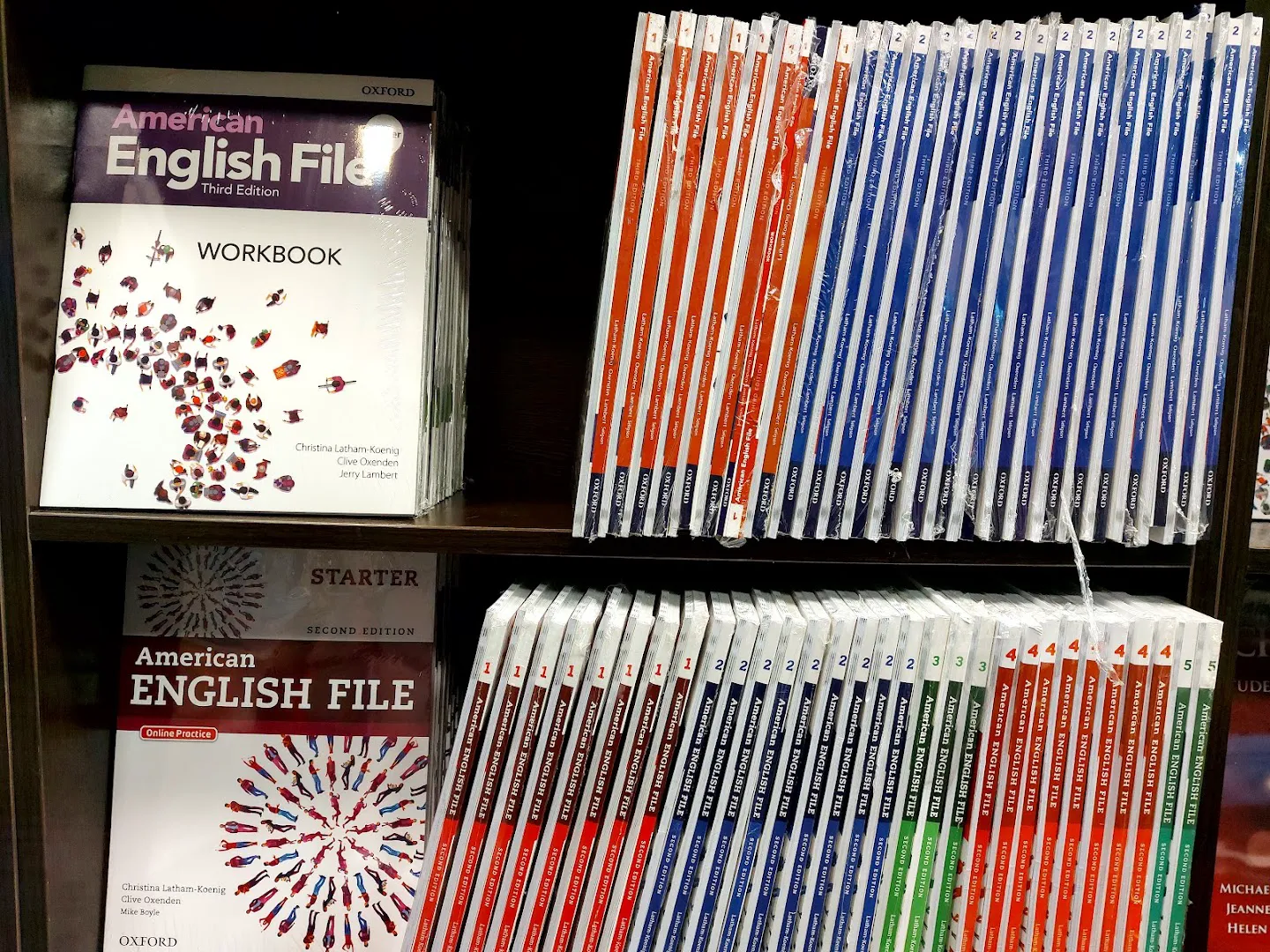 Mohammadi Bookstore کتابفروشی محمدی (شعبه اصلی) - تصویر 4